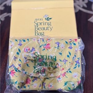 NIB Vintage 1981 Avon Spring Beauty Bag